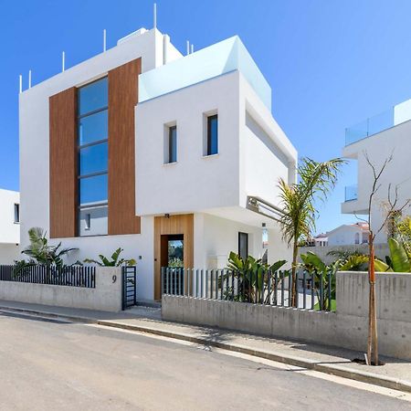 By The Beach - Royal Sapphire Villa بروتاراس المظهر الخارجي الصورة